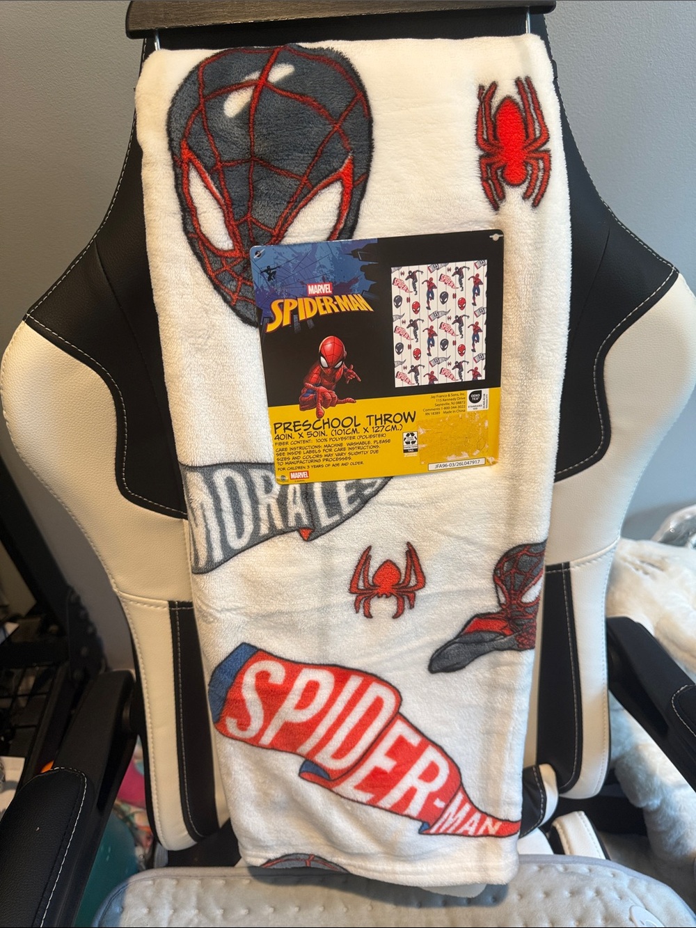 Marvel Spider-Man Kids Plush Throw - White, Red & Gray